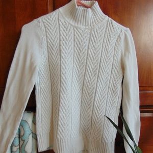 Croft&Barrow Heavy and Warm White Sweater